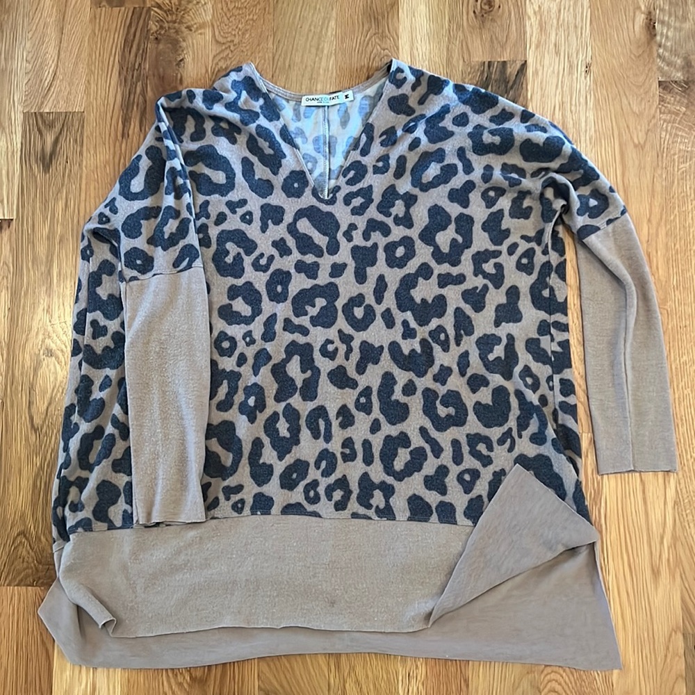 Tunic length Leopard print sweater